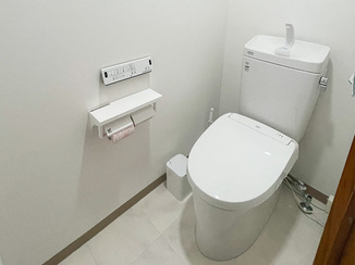 トイレリフォーム 白で統一した清潔感あるトイレ空間