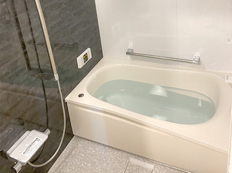 バスルームリフォーム 断熱材で空間まるごと包み込んだ、冬もぽかぽかバスルーム