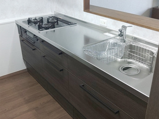 キッチンリフォーム 吊戸をなくしてすっきり生まれ変わったキッチン