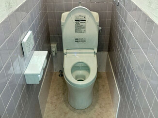 トイレリフォーム お気に入りタイルを残して施工！見た目と使い勝手を考えたレストルーム